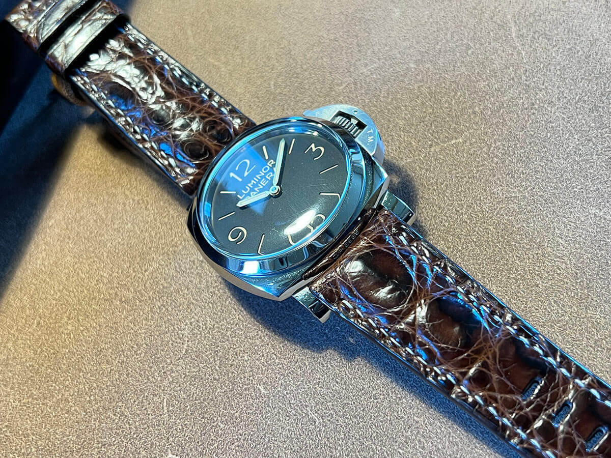 腕時計のベルトで楽しむレザー製品page-visual 腕時計のベルトで楽しむレザー製品ビジュアル